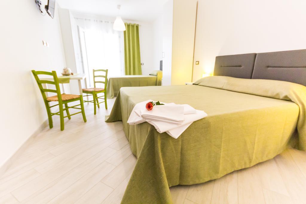 Stanze Del Mare Bed & Breakfast Balestrate Oda fotoğraf