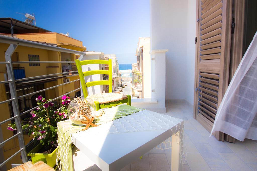 Stanze Del Mare Bed & Breakfast Balestrate Oda fotoğraf