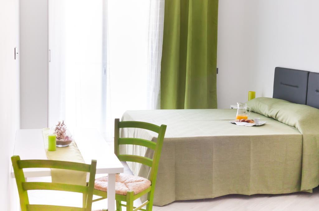Stanze Del Mare Bed & Breakfast Balestrate Oda fotoğraf