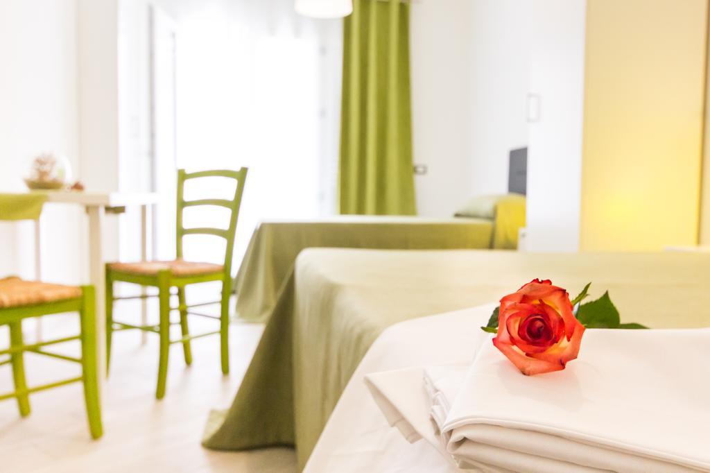 Stanze Del Mare Bed & Breakfast Balestrate Oda fotoğraf